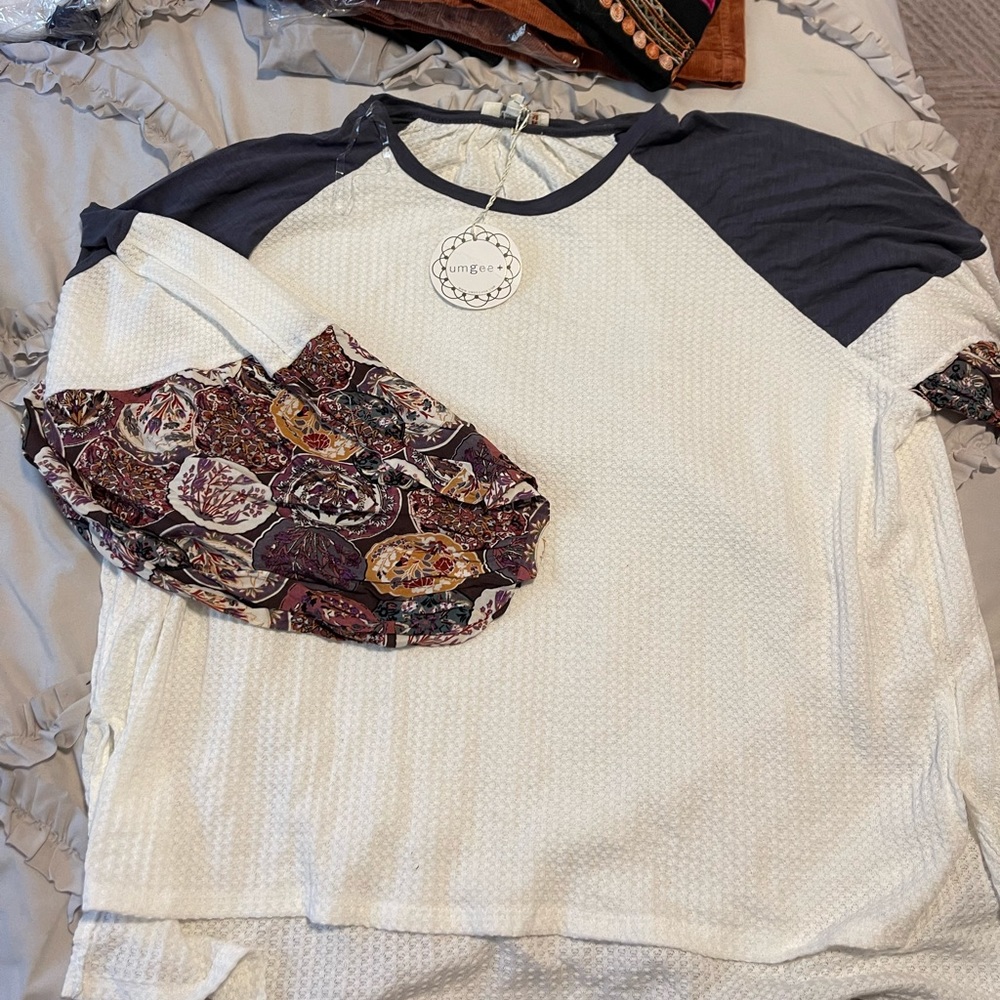 Bubble sleeve top